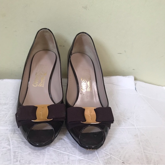 Salvatore Ferragamo Vara Open Peep Toe Pumps Bow Logo Patent Leather Shoes Heels - Picture 4 of 16
